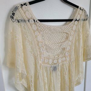 Floral Lace & Crochet Batwing Top in Off-White